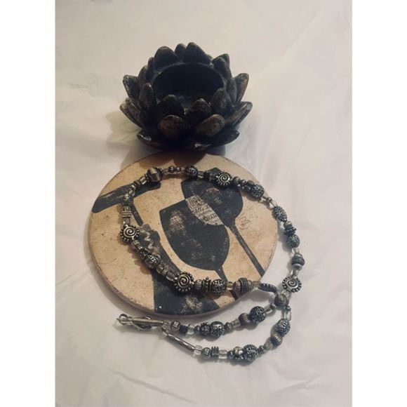 Cute silver and BLACK SMALL BEAD NECKLACE - Picture 3 of 4